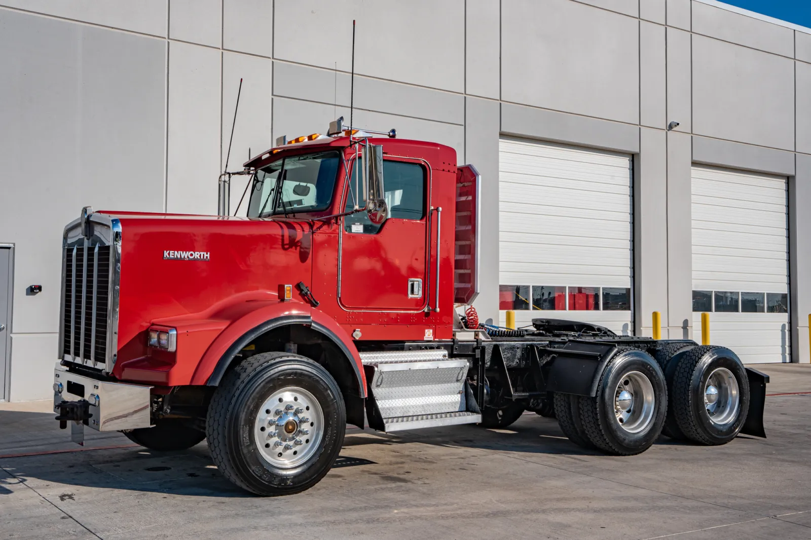 1999 Kenworth T800 - image 2