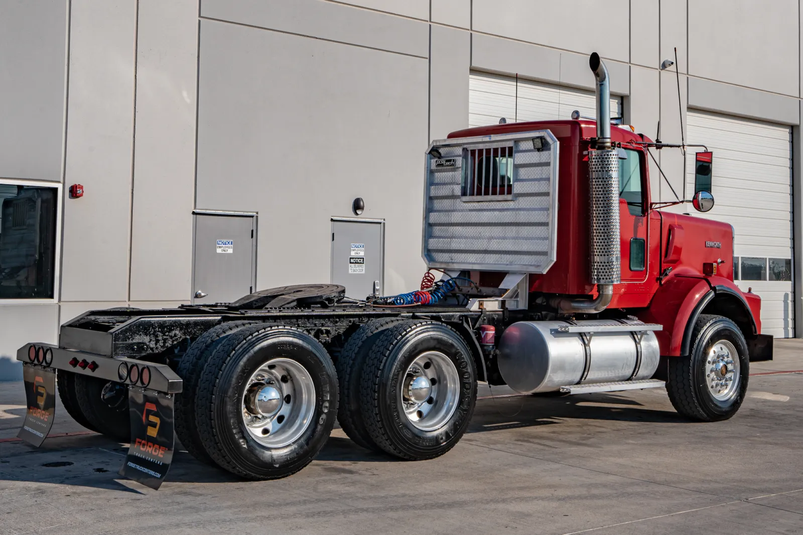 1999 Kenworth T800 - image 5