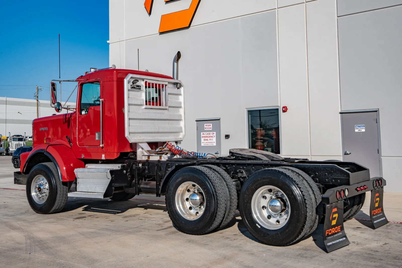 1999 Kenworth T800 - image 6