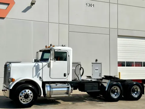 Photos of 2005 PETERBILT 379 for sale in Hutchins, TX at Forge Truck Centers - Texas