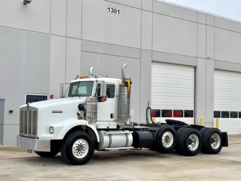 Photos of 2005 KENWORTH T800 for sale in Hutchins, TX at Forge Truck Centers - Texas