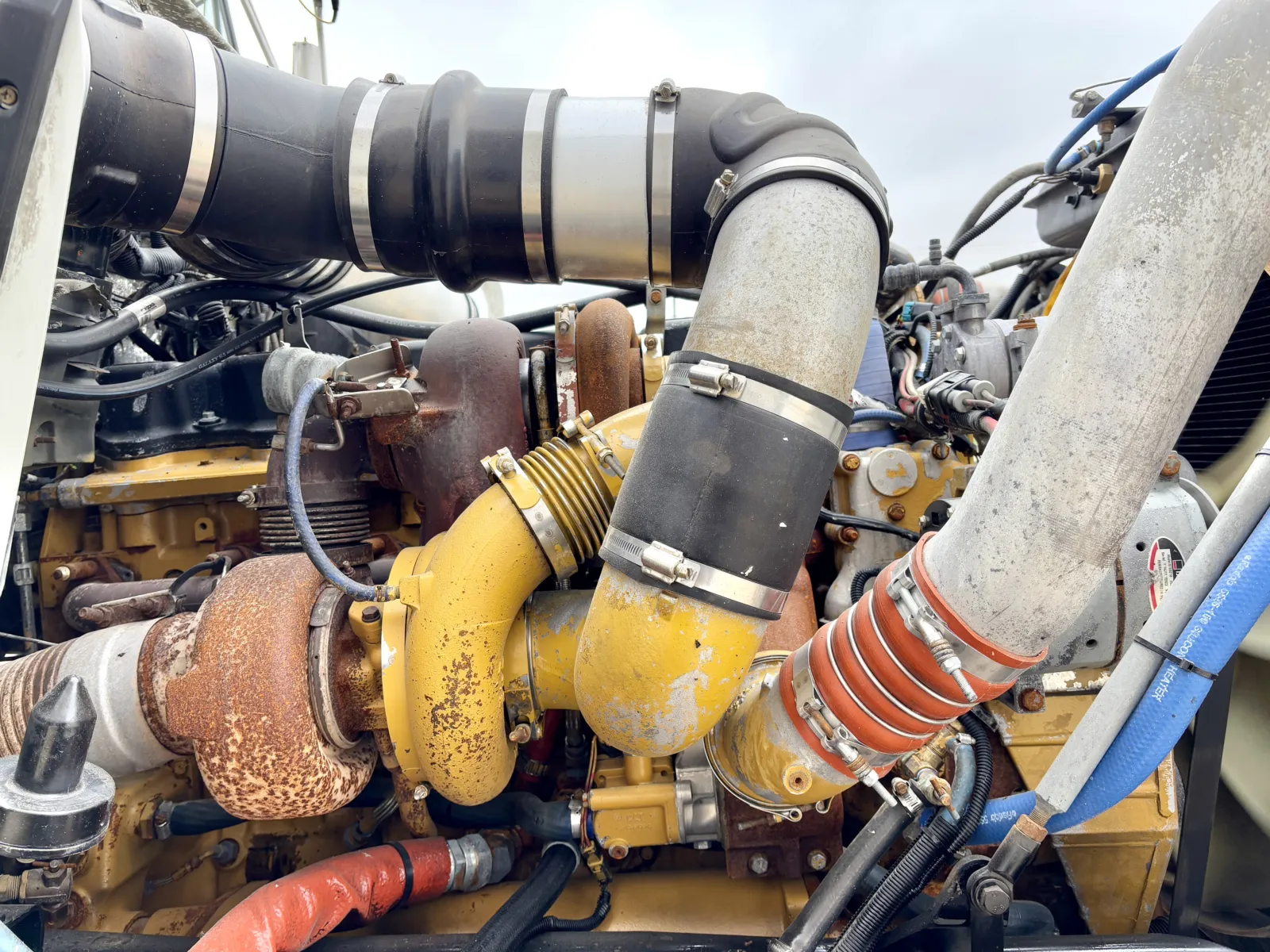 2005 Kenworth T800 - image 12