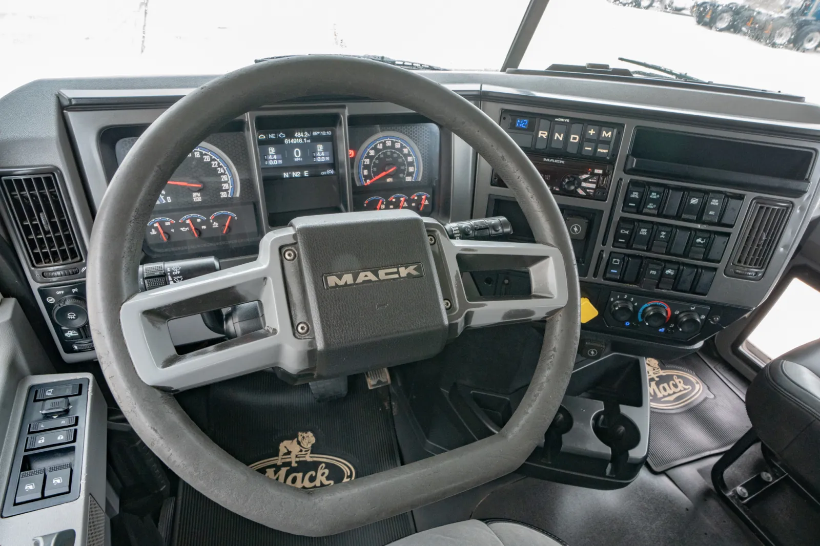 2019 Mack - image 16