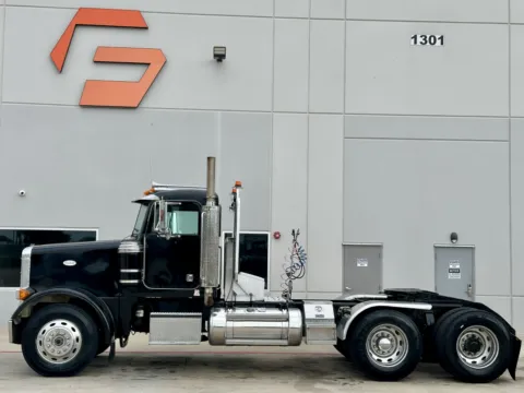 More photos of 1999 PETERBILT 378 at Forge Truck Centers - Texas, TX