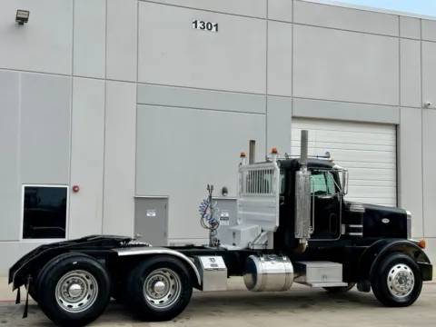 More photos of 1999 PETERBILT 378 at Forge Truck Centers - Texas, TX
