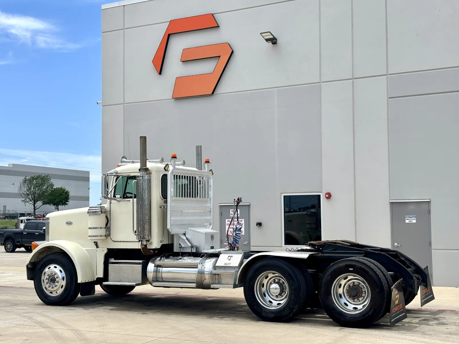 1999 Peterbilt - image 6