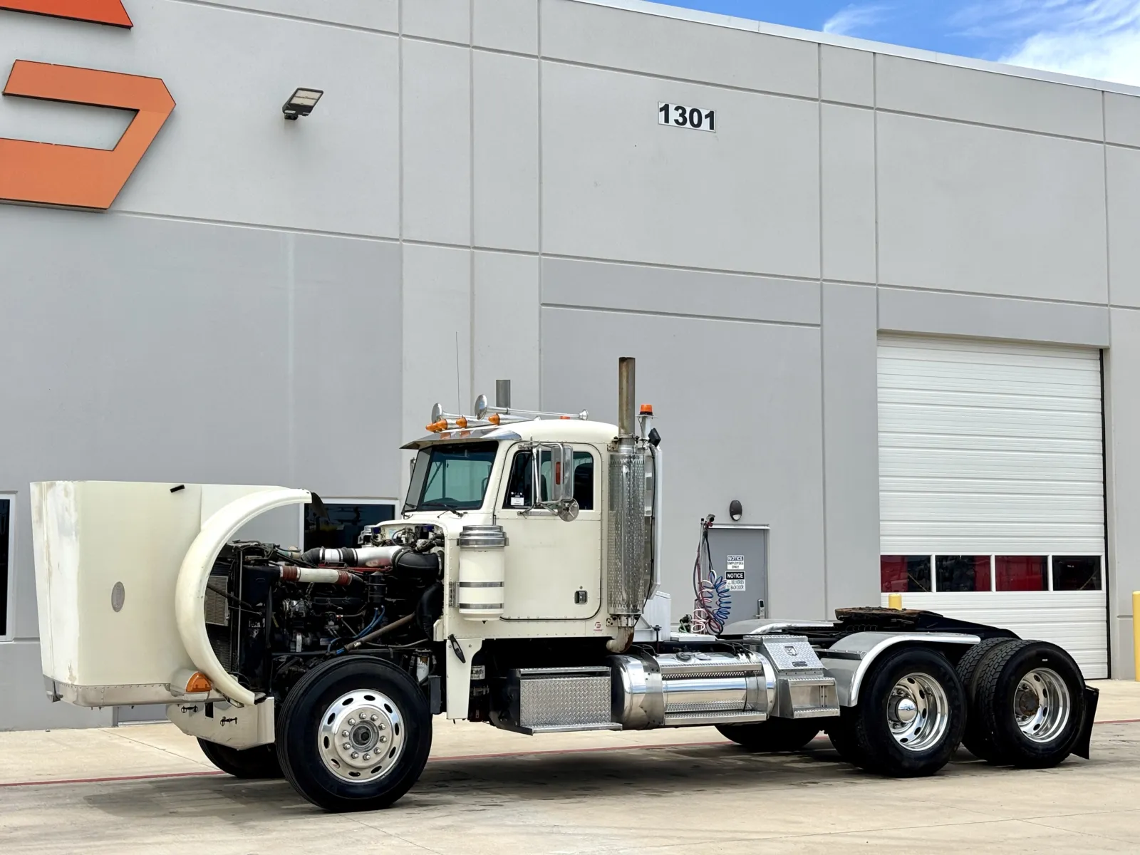 1999 Peterbilt - image 10