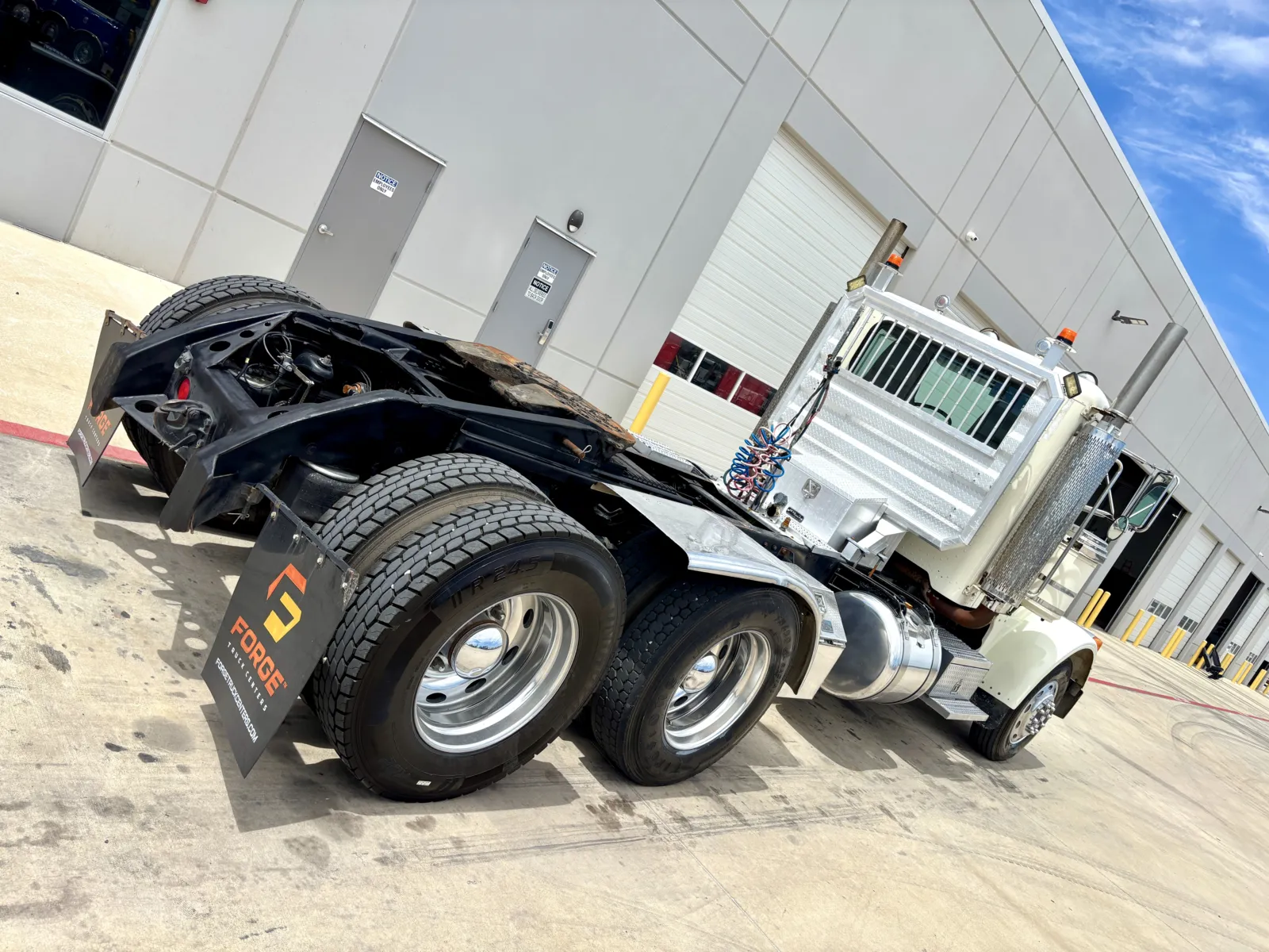 1999 Peterbilt - image 11