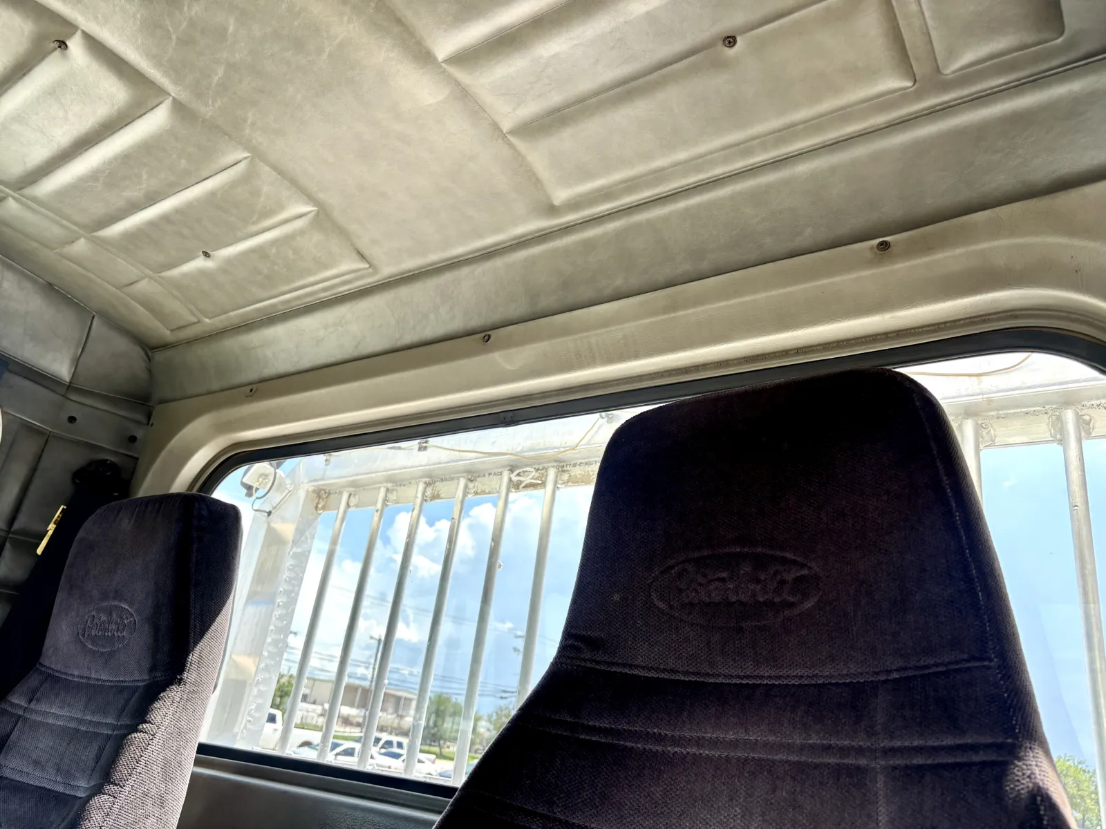 1999 Peterbilt - image 20