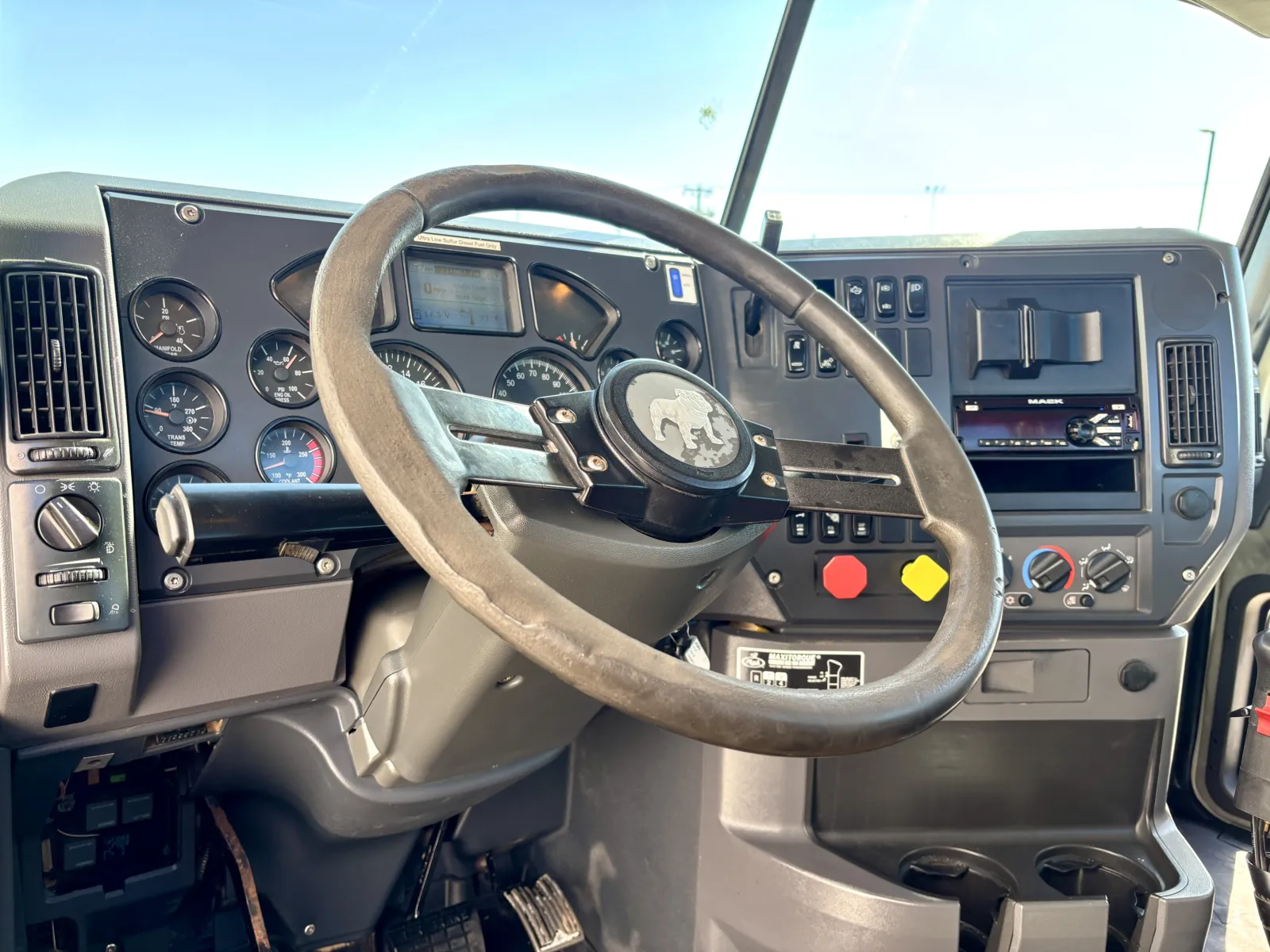 2016 Mack Granite - image 15