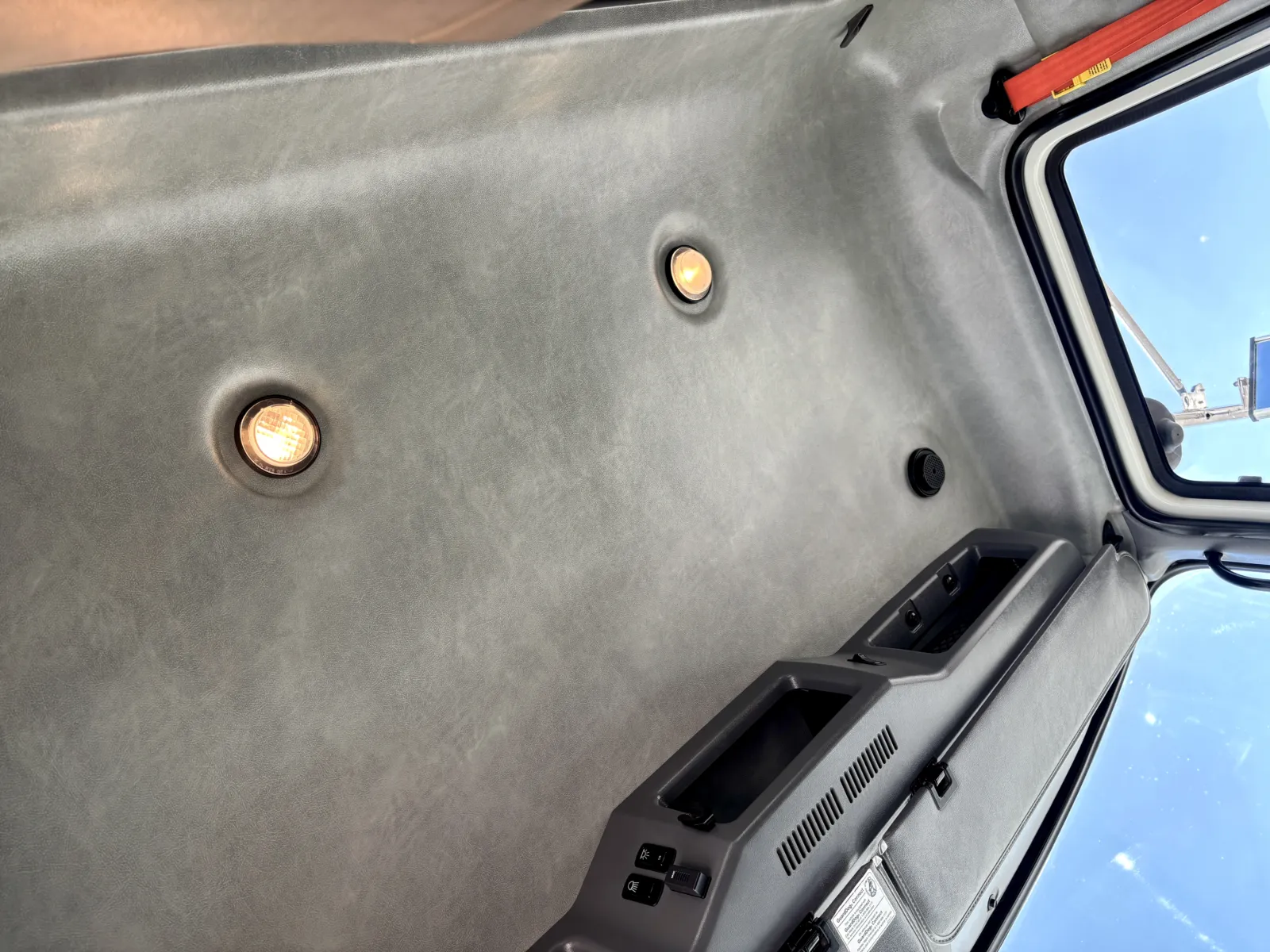 2016 Mack Granite - image 21