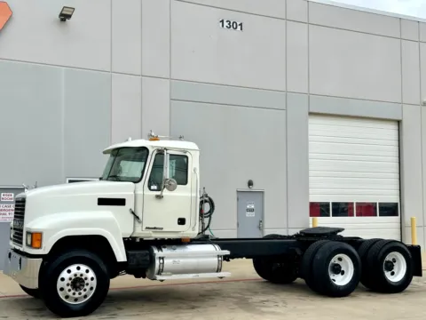 Photos of 2007 MACK CHN613 for sale in Hutchins, TX at Forge Truck Centers - Texas