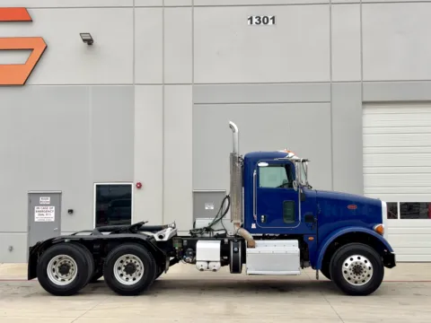 Another view of 2014 PETERBILT 365 for sale in Hutchins, TX at Forge Truck Centers - Texas