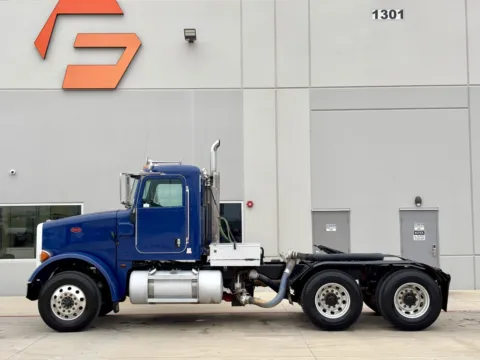 More photos of 2014 PETERBILT 365 at Forge Truck Centers - Texas, TX