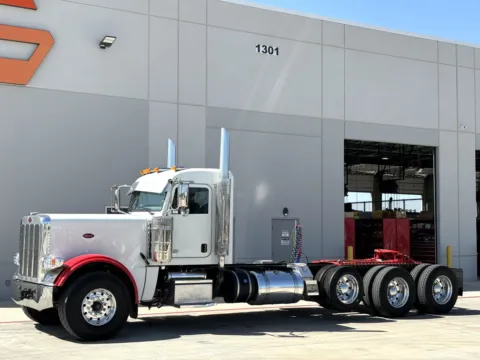 Photos of 2019 PETERBILT 389 for sale in Hutchins, TX at Forge Truck Centers - Texas