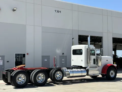More photos of 2019 PETERBILT 389 at Forge Truck Centers - Texas, TX
