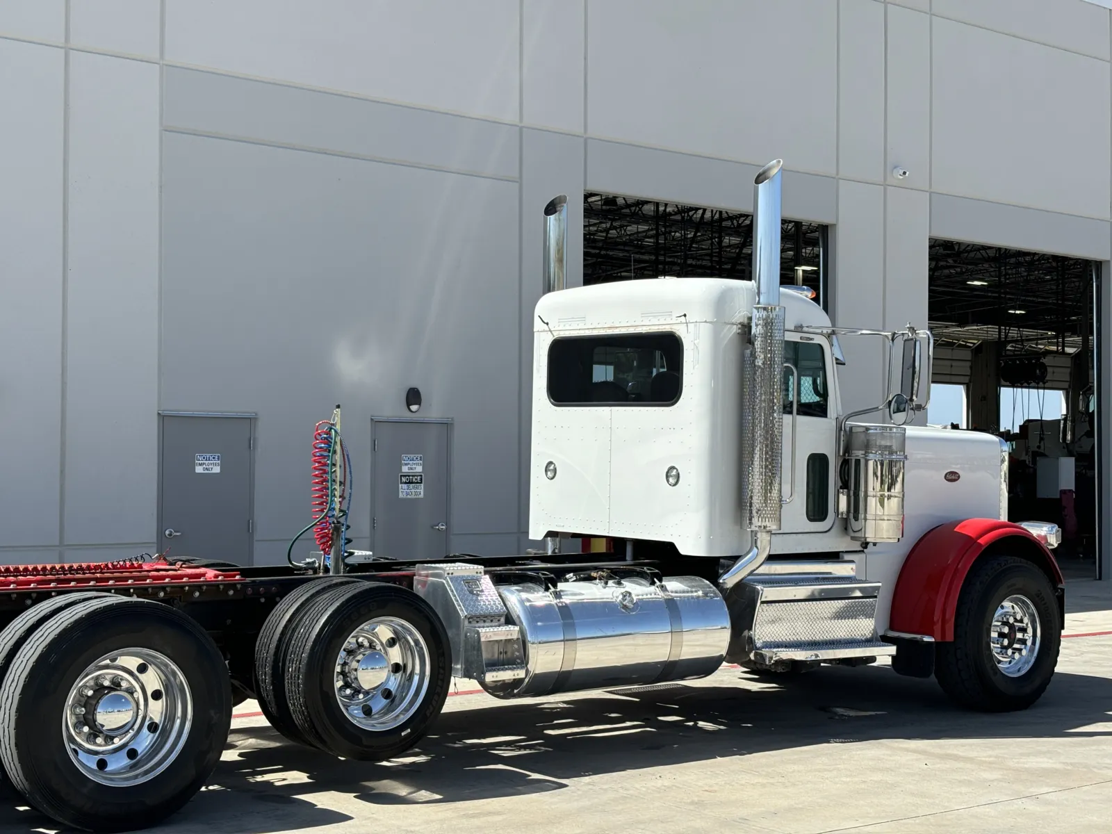 2019 Peterbilt 389 - image 7
