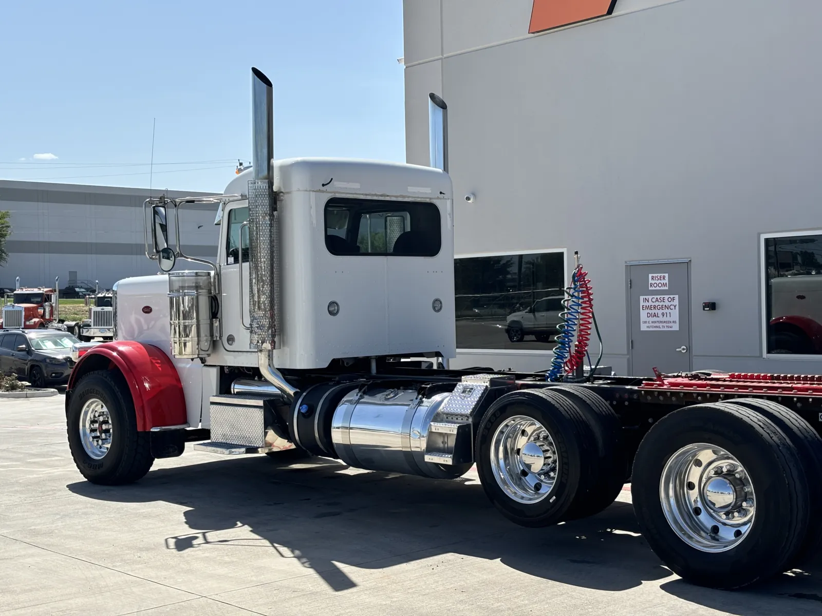 2019 Peterbilt 389 - image 8