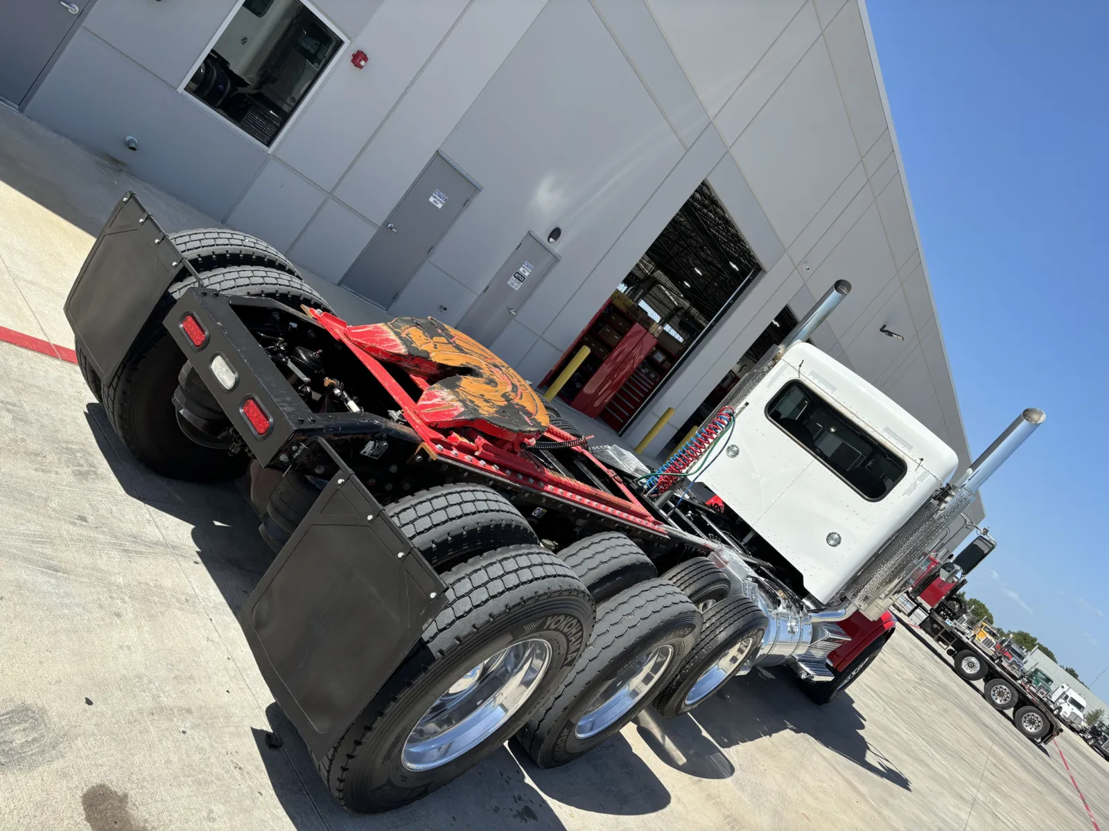 2019 Peterbilt 389 - image 11