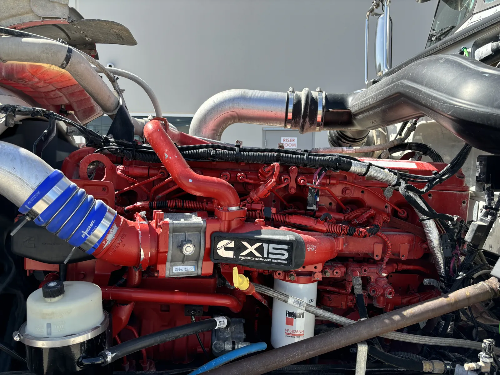 2019 Peterbilt 389 - image 13