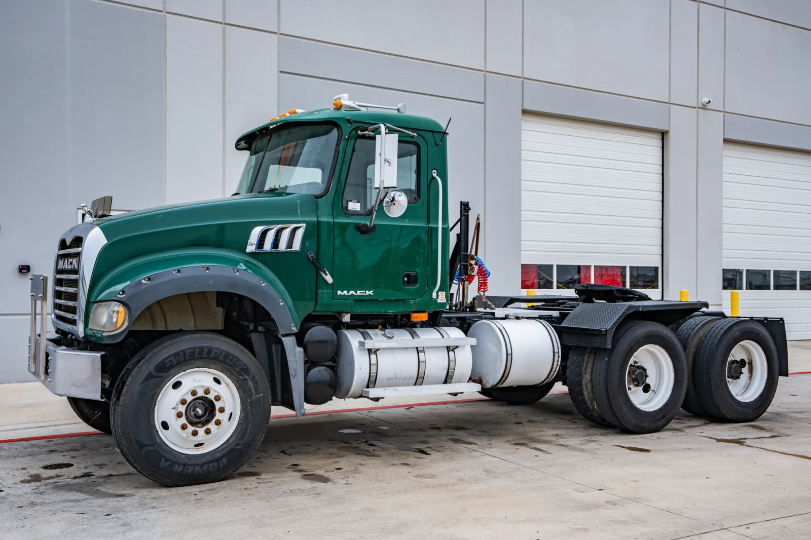 2007 Mack Granite - image 2