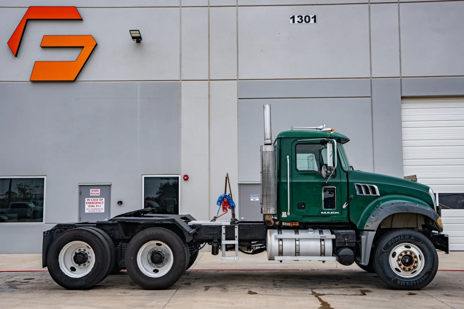 2007 Mack Granite - image 3