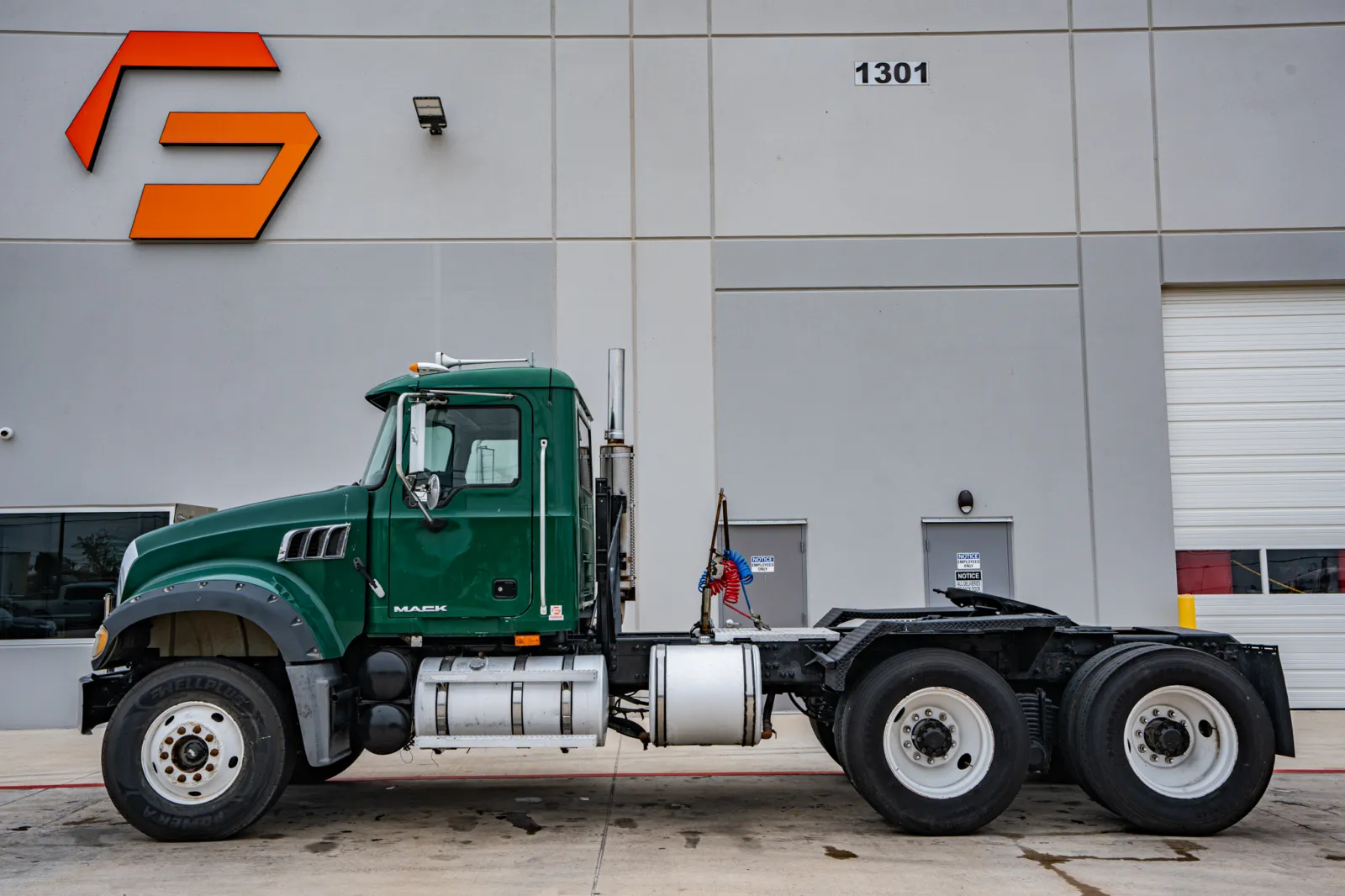 2007 Mack Granite - image 4