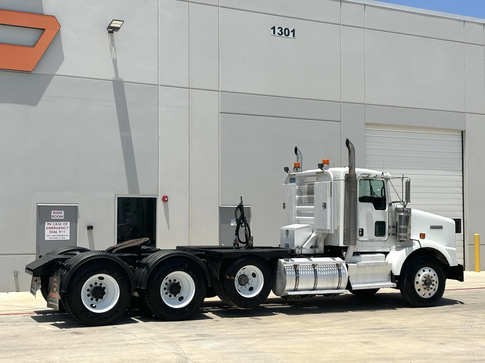 2013 Kenworth T800 - image 5