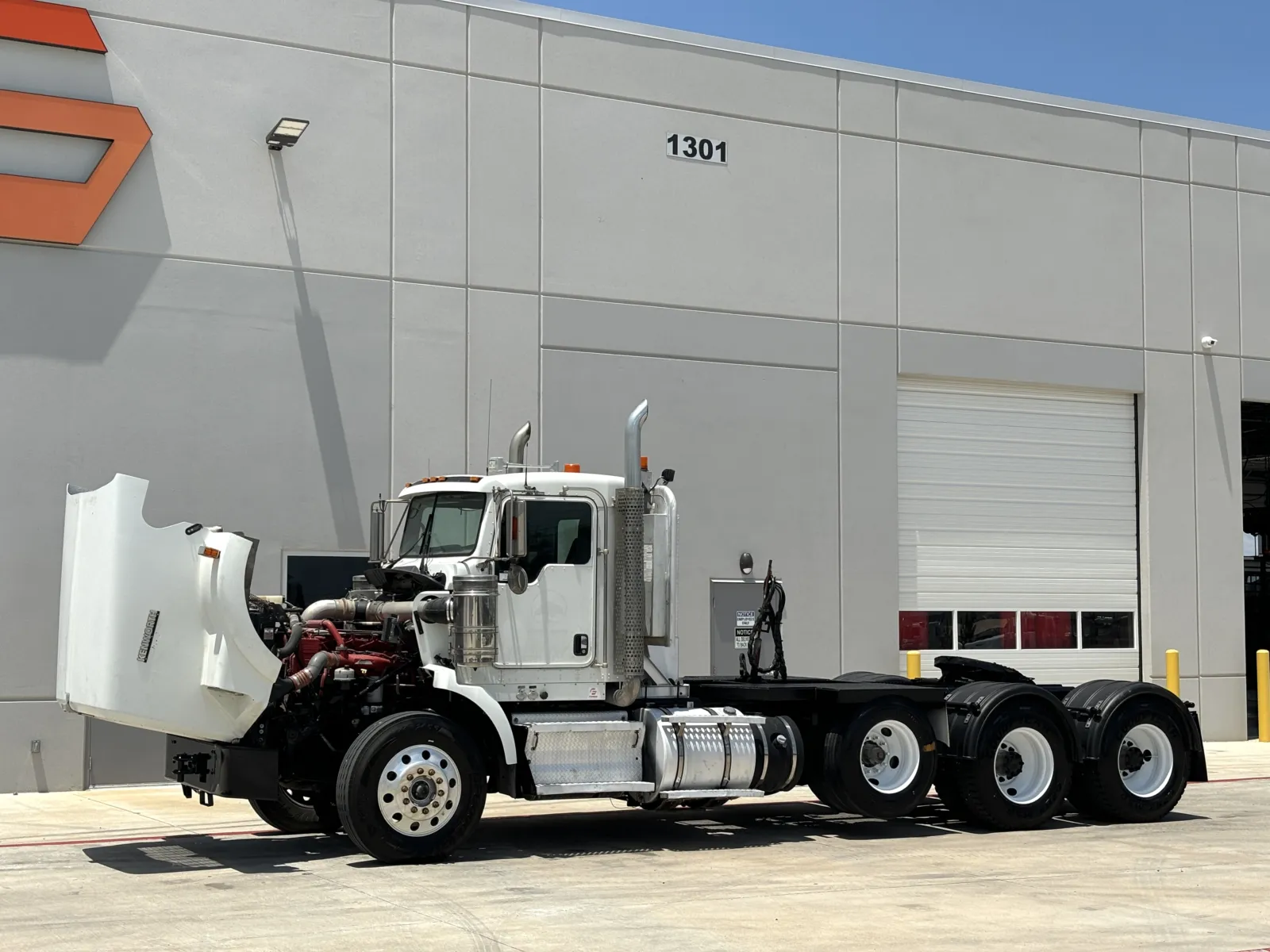 2013 Kenworth T800 - image 10