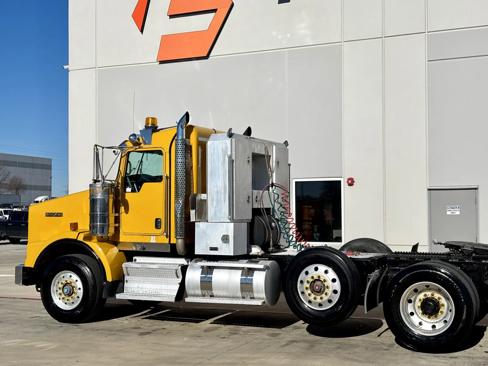 2013 Kenworth T800 - image 8