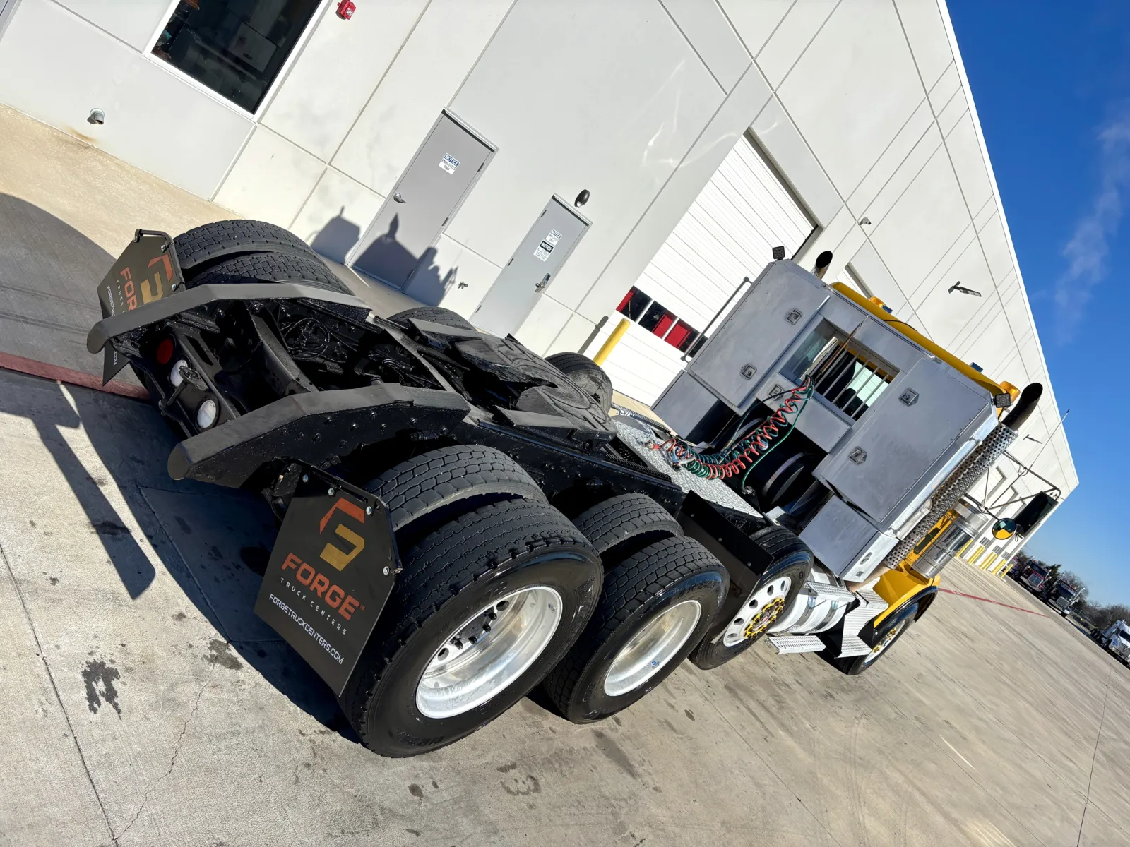 2013 Kenworth T800 - image 11