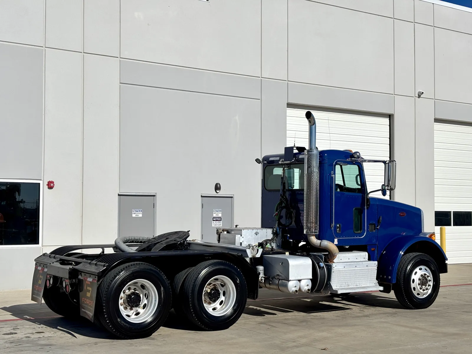2016 Peterbilt 365 - image 5