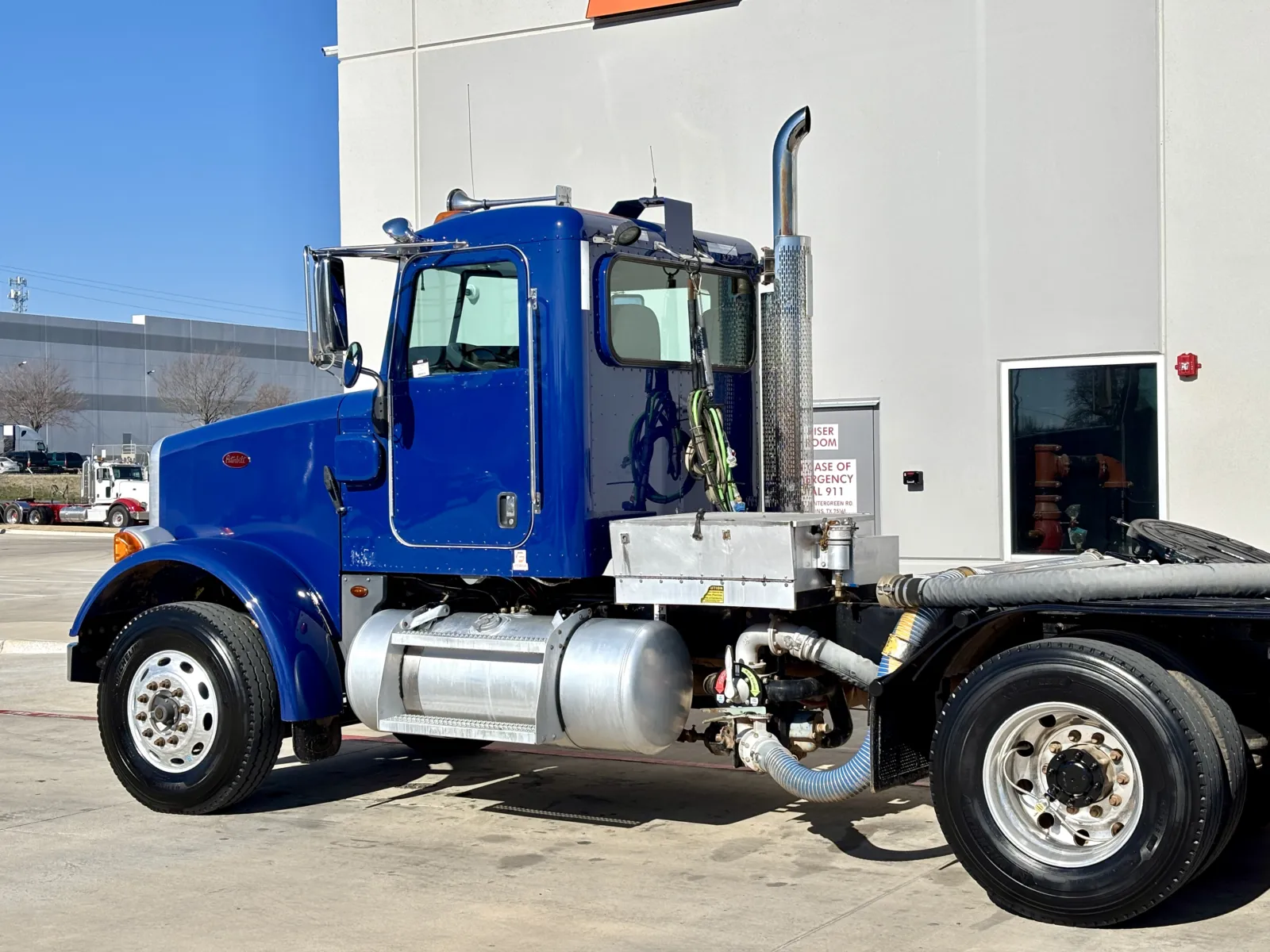 2016 Peterbilt 365 - image 8