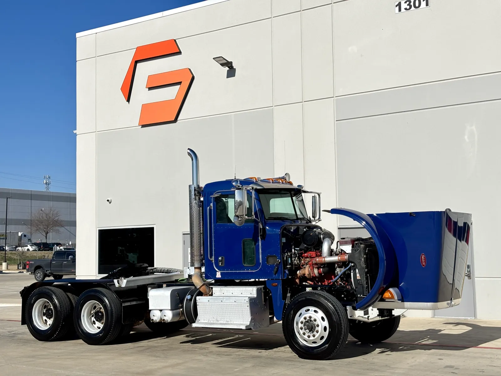 2016 Peterbilt 365 - image 9