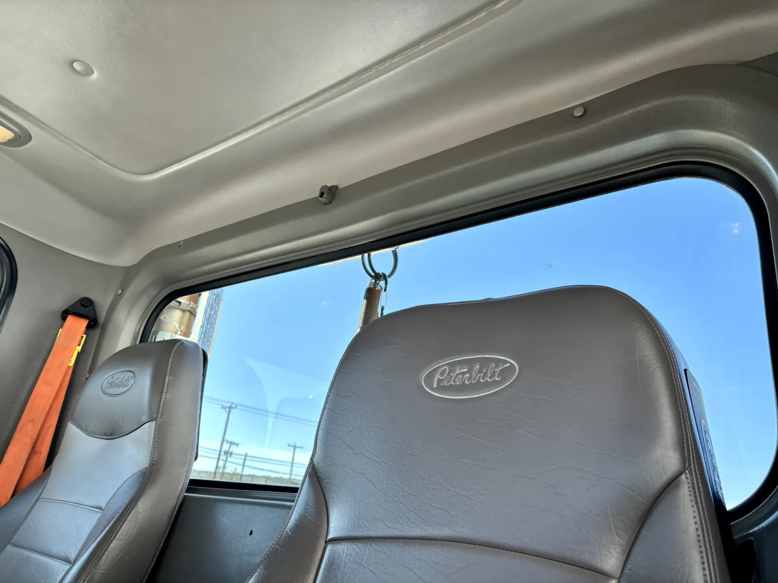 2016 Peterbilt 365 - image 20