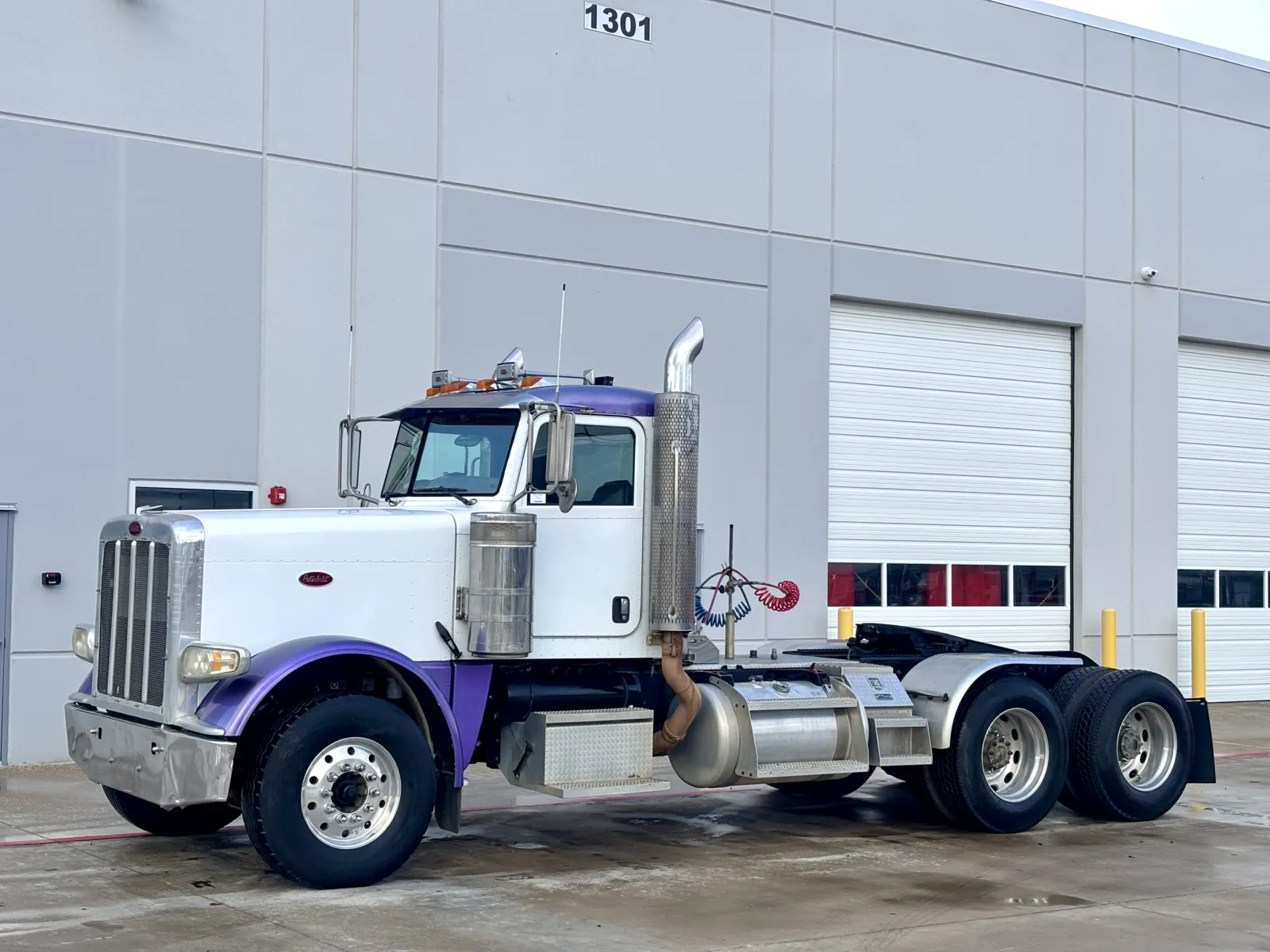 2008 Peterbilt - image 2