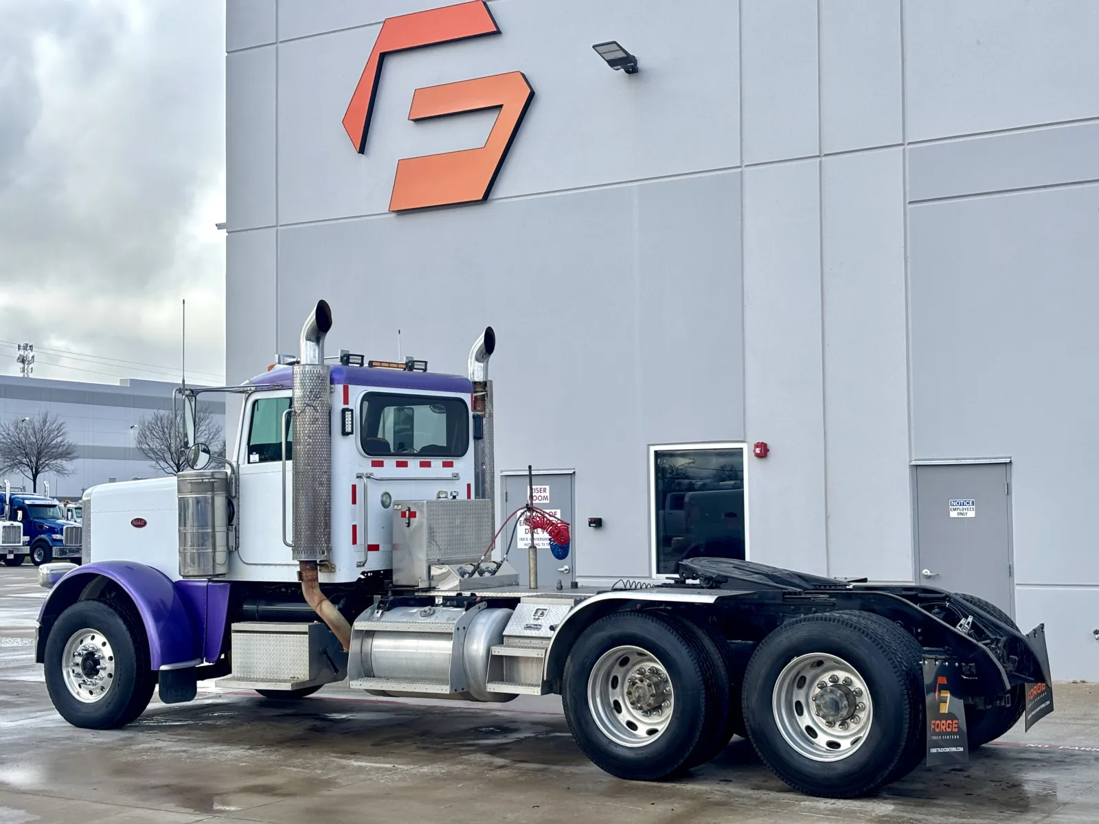 2008 Peterbilt - image 6