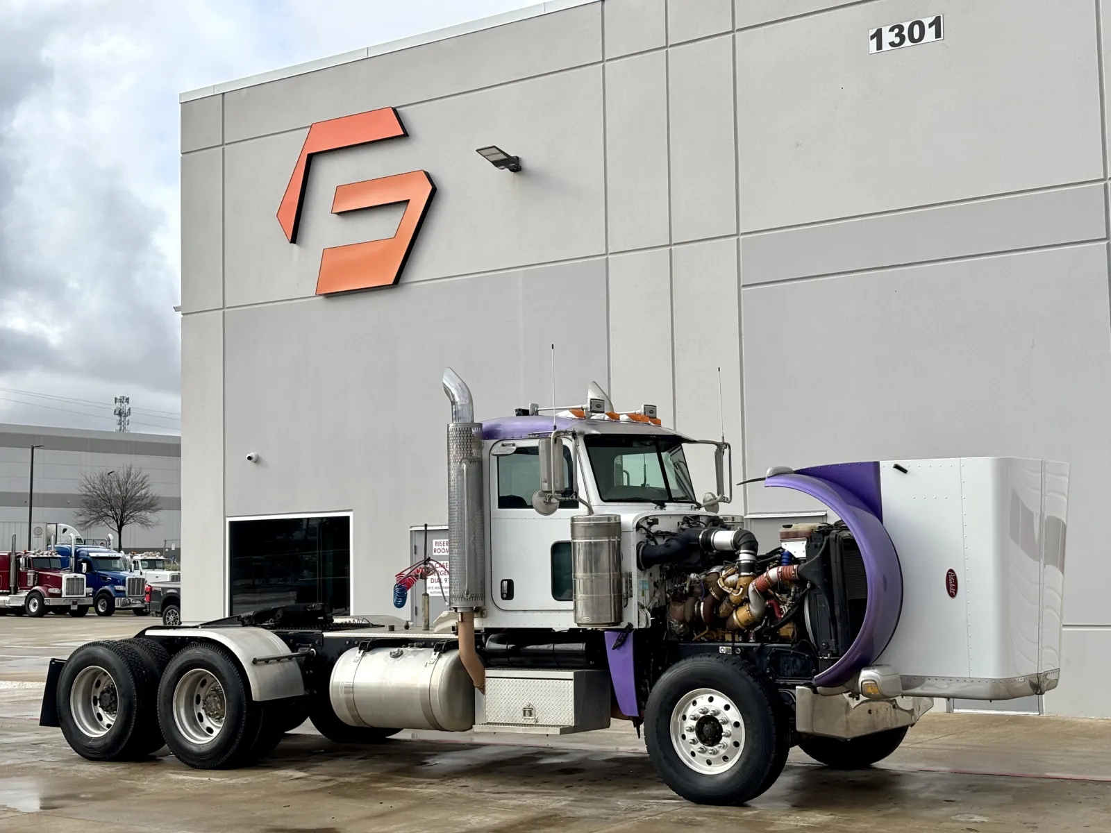 2008 Peterbilt - image 9