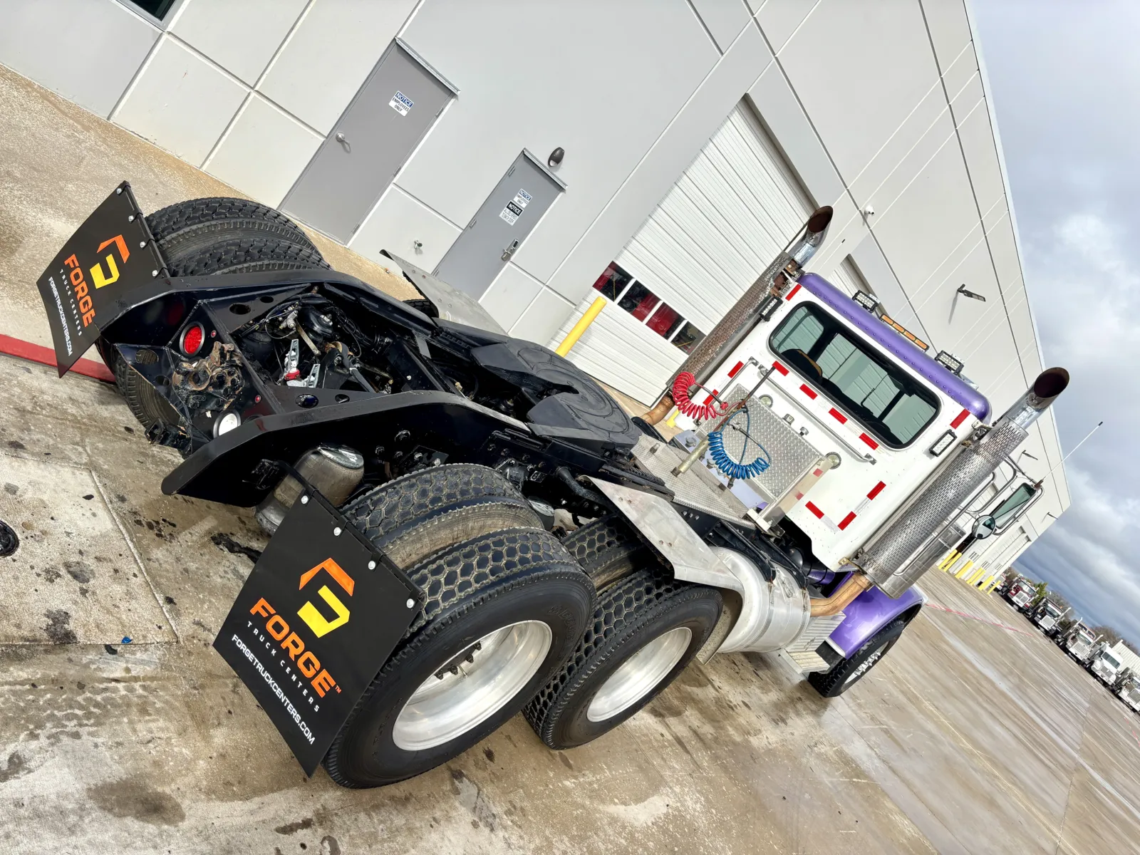 2008 Peterbilt - image 11