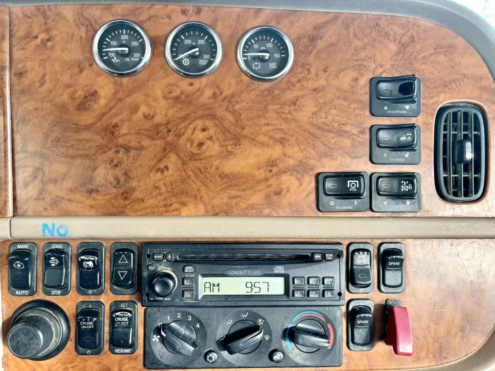 2008 Peterbilt - image 18