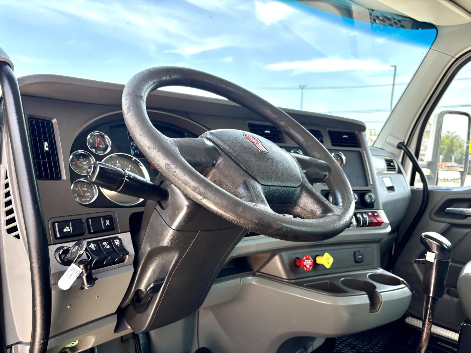 2018 Kenworth T880 - image 15