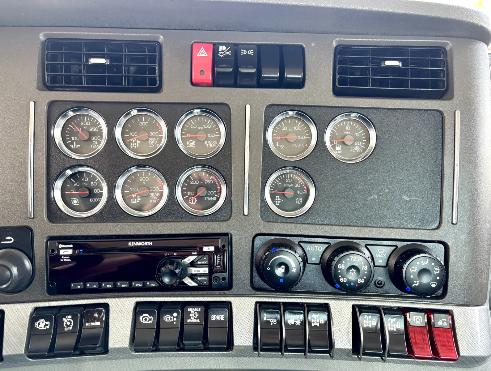 2018 Kenworth T880 - image 18