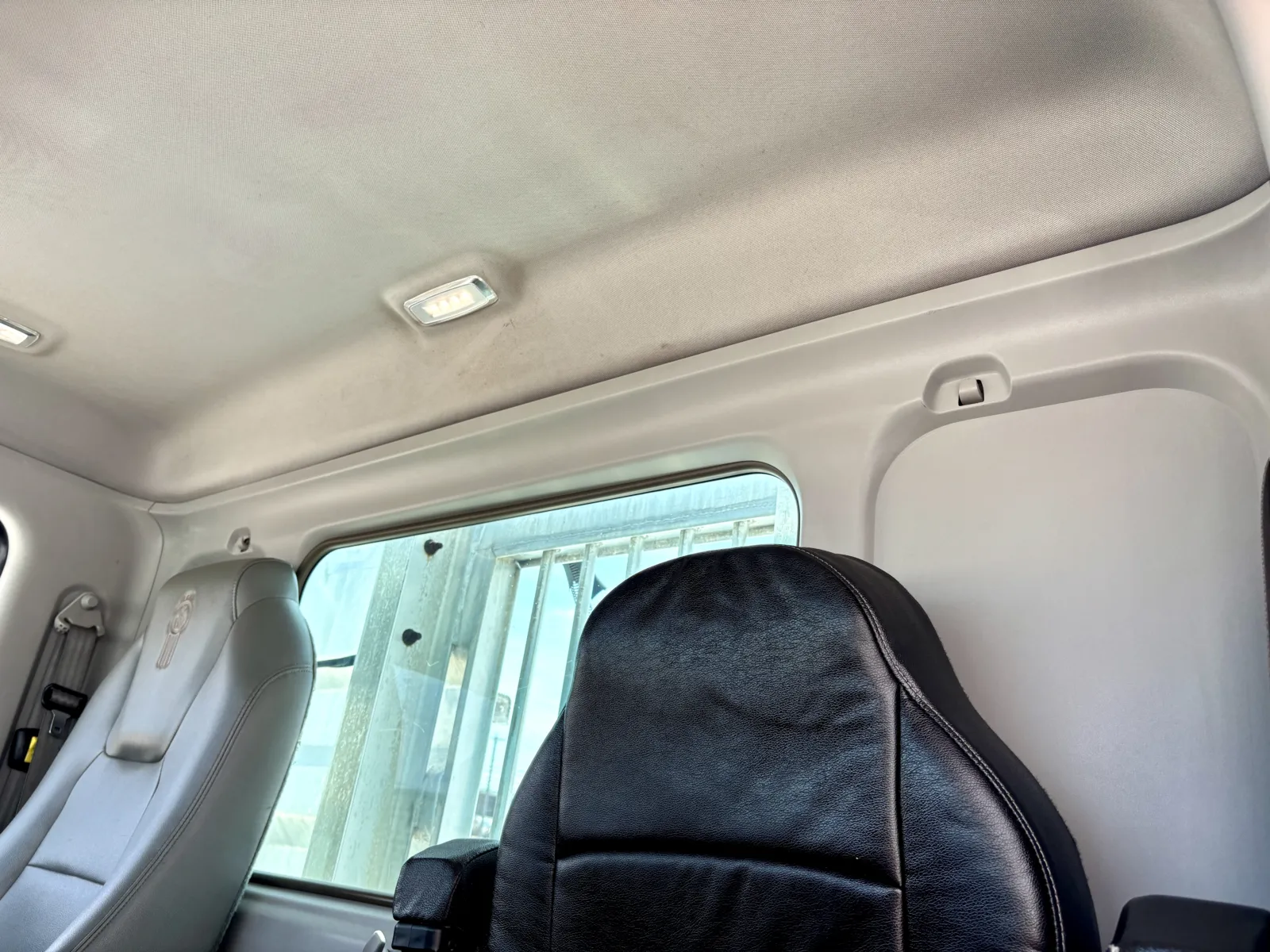 2018 Kenworth T880 - image 19