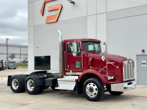 2020 KENWORTH T800 for sale in Hutchins, TX