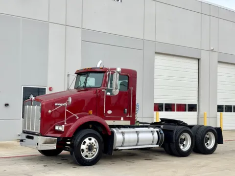 Photos of 2020 KENWORTH T800 for sale in Hutchins, TX at Forge Truck Centers - Texas