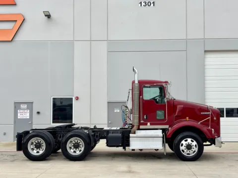 Another view of 2020 KENWORTH T800 for sale in Hutchins, TX at Forge Truck Centers - Texas