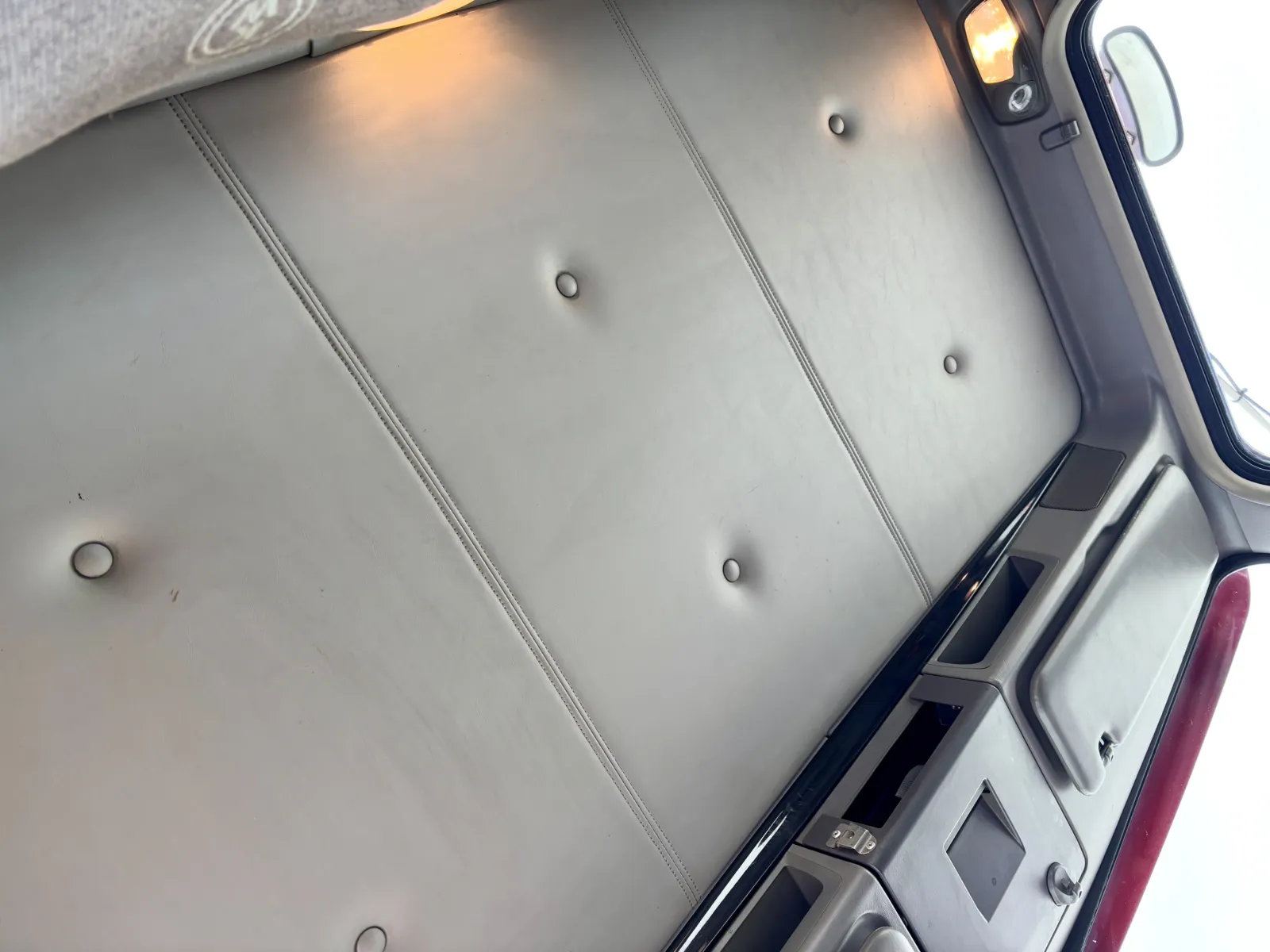 2020 Kenworth T800 - image 21