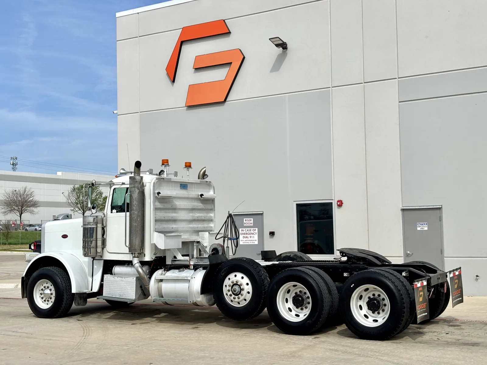 2008 Peterbilt - image 6