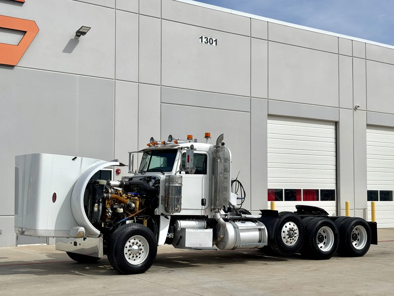 2008 Peterbilt - image 10