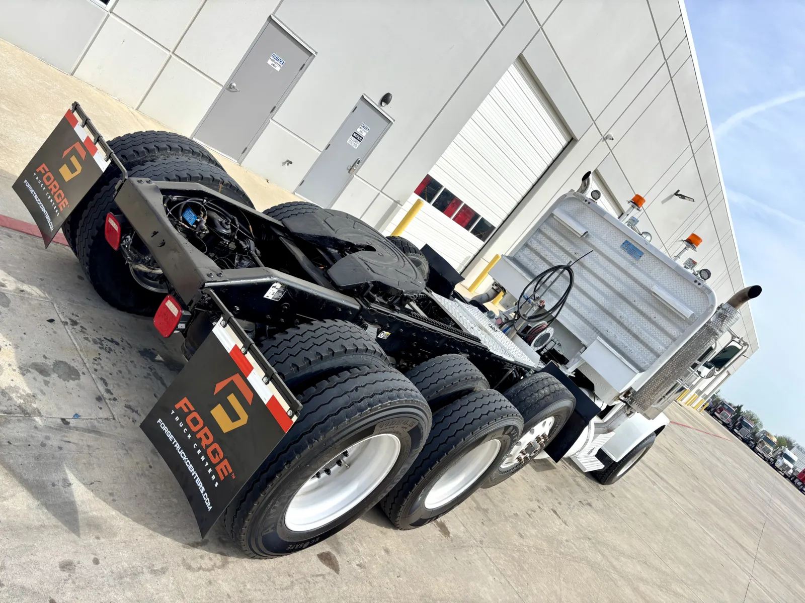 2008 Peterbilt - image 11